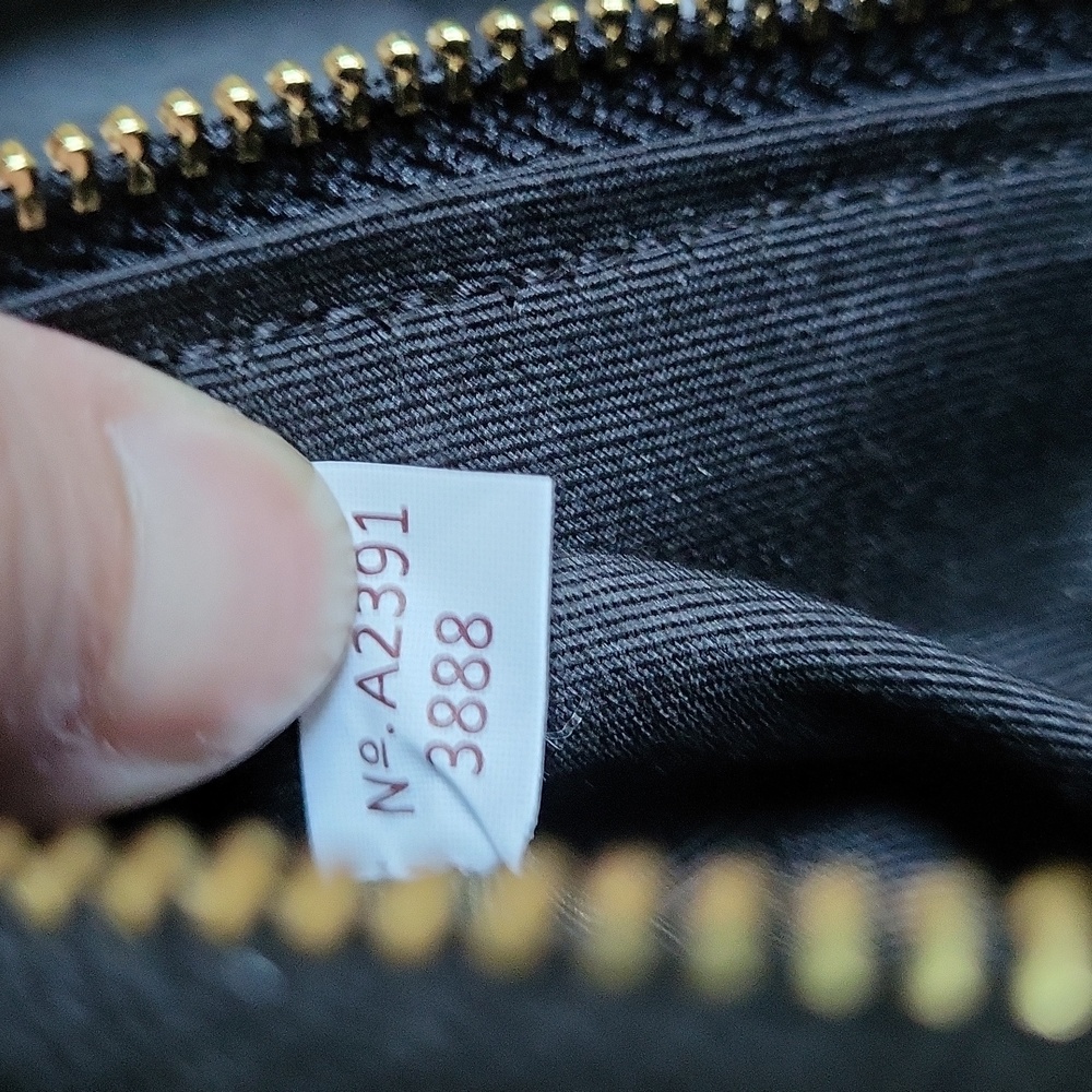 Coach Large Black Leather Corner Zippered Wristlet, New With Tags - Picture 11 of 12